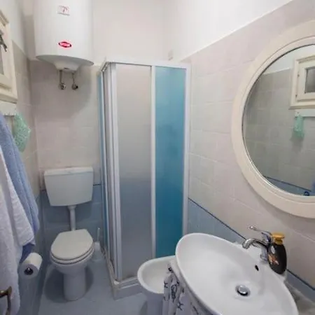 Bilocale Con Ampio Terrazzo アパート *